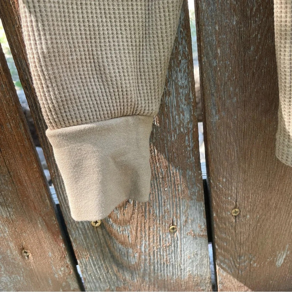 FREE PLANET Men’s Tan Waffle Thermal Long Sleeve Shirt Size Small - Picture 6 of 8